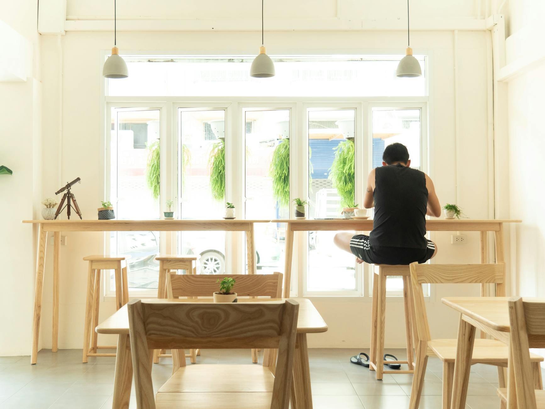 Specialty Coffee & Snacks